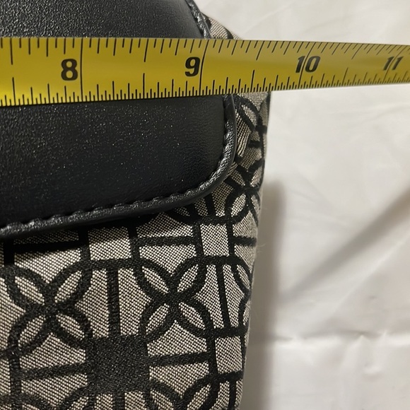 Handle or over the shoulder pocket book. - Picture 12 of 12